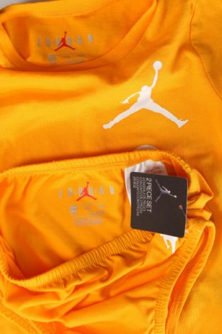 Set pentru copii Air Jordan Nike, Mărime 18-24m/ 86-98 cm, Culoare Galben, Preț 105,00 Lei