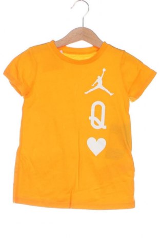 Детски комплект Air Jordan Nike, Размер 18-24m/ 86-98 см, Цвят Жълт, Цена 42,00 лв.