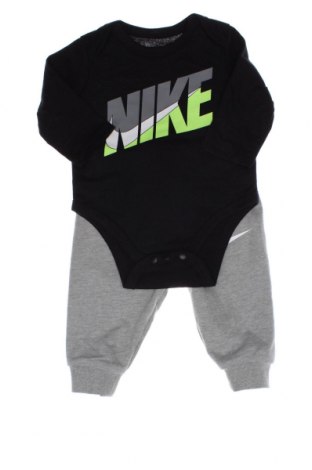 Детски комплект Nike, Размер 2-3m/ 56-62 см, Цвят Многоцветен, Цена 51,75 лв.