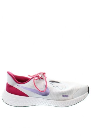 Дамски обувки Nike, Размер 38, Цвят Многоцветен, Цена 57,85 лв.