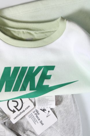 Детски спортен екип Nike, Размер 3-4y/ 104-110 см, Цвят Многоцветен, Цена 69,00 лв.