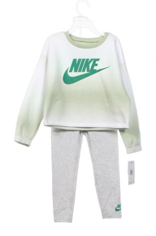Παιδικό αθλητικό σύνολο Nike, Μέγεθος 3-4y/ 104-110 εκ., Χρώμα Πολύχρωμο, Τιμή 33,79 €