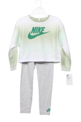 Детски спортен екип Nike, Размер 5-6y/ 116-122 см, Цвят Многоцветен, Цена 55,20 лв.