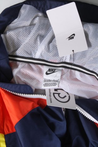 Παιδικό μπουφάν Nike, Μέγεθος 5-6y/ 116-122 εκ., Χρώμα Πολύχρωμο, Τιμή 117,04 €