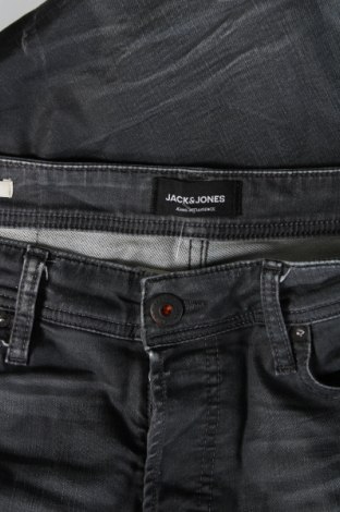 Blugi de bărbați Jack & Jones, Mărime M, Culoare Gri, Preț 134,87 Lei