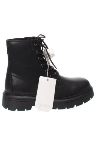Мъжки обувки Pull&Bear, Размер 43, Цвят Черен, Цена 37,73 лв.