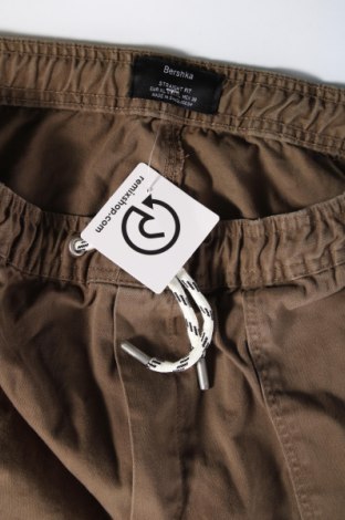 Pantaloni de bărbați Bershka, Mărime XL, Culoare Verde, Preț 33,29 Lei