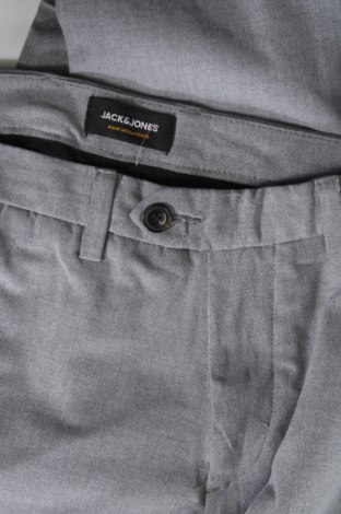 Pánske nohavice  Jack & Jones, Veľkosť S, Farba Sivá, Cena  3,49 €