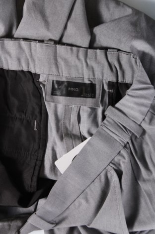 Ανδρικό παντελόνι Mango, Μέγεθος M, Χρώμα Γκρί, Τιμή 25,36 €
