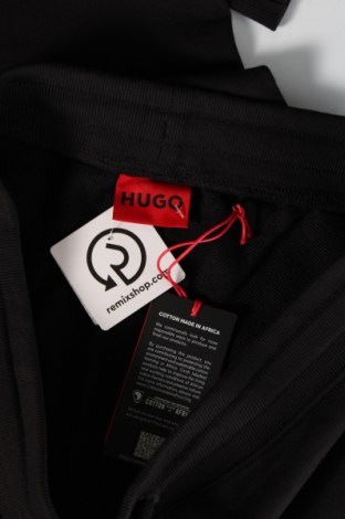 Pantaloni trening de bărbați Hugo Boss, Mărime M, Culoare Negru, Preț 500,00 Lei