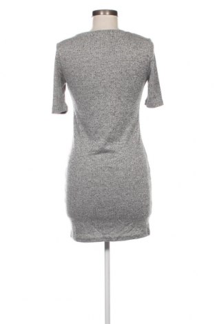 Kleid, Größe M, Farbe Grau, Preis 6,99 €