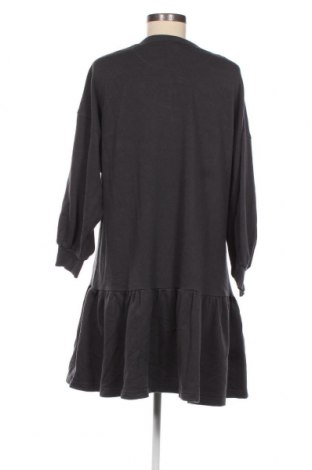 Šaty  H&M, Veľkosť M, Farba Sivá, Cena  3,78 €