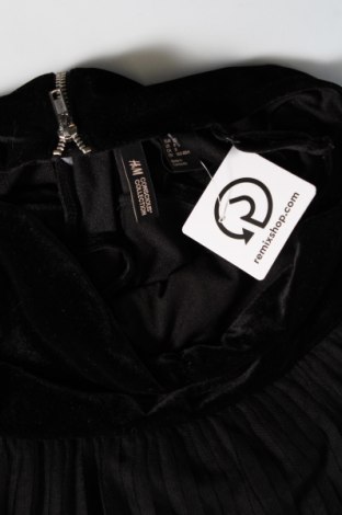 Šaty  H&M Conscious Collection, Velikost S, Barva Černá, Cena  97,00 Kč