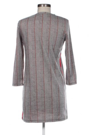 Kleid Pull&Bear, Größe M, Farbe Mehrfarbig, Preis 5,25 €