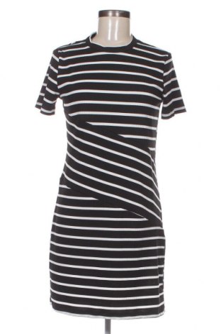 Kleid Trendyol, Größe L, Farbe Schwarz, Preis 10,18 €