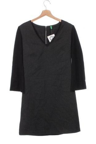 Kleid United Colors Of Benetton, Größe M, Farbe Grau, Preis 11,02 €