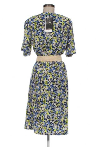 Kleid Vila Joy, Größe M, Farbe Mehrfarbig, Preis 55,67 €