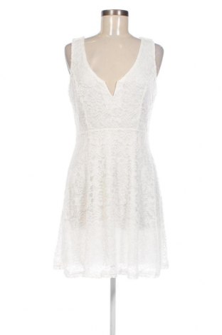 Kleid Wal G, Größe M, Farbe Weiß, Preis 16,70 €