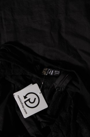 Рокля Zara Trafaluc, Размер S, Цвят Черен, Цена 31,77 лв.