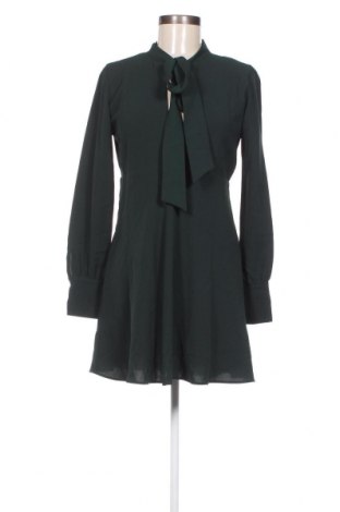 Kleid Zara Trafaluc, Größe S, Farbe Grün, Preis € 18,37