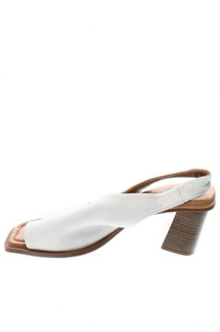 Sandalen Nu by Neo, Größe 40, Farbe Weiß, Preis € 103,12