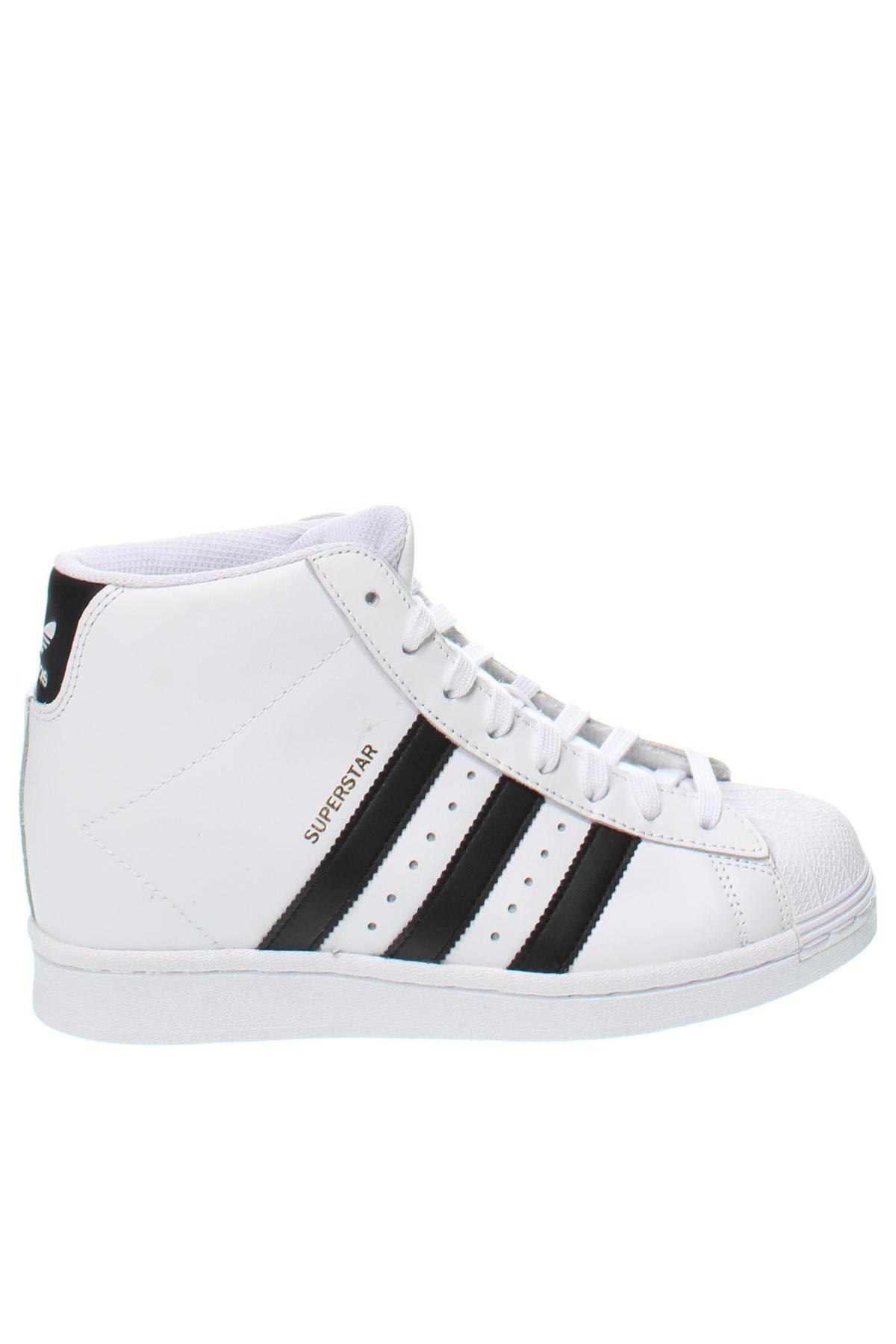Дамски обувки Adidas Originals, Размер 39, Цвят Бял, Цена 91,35 лв.