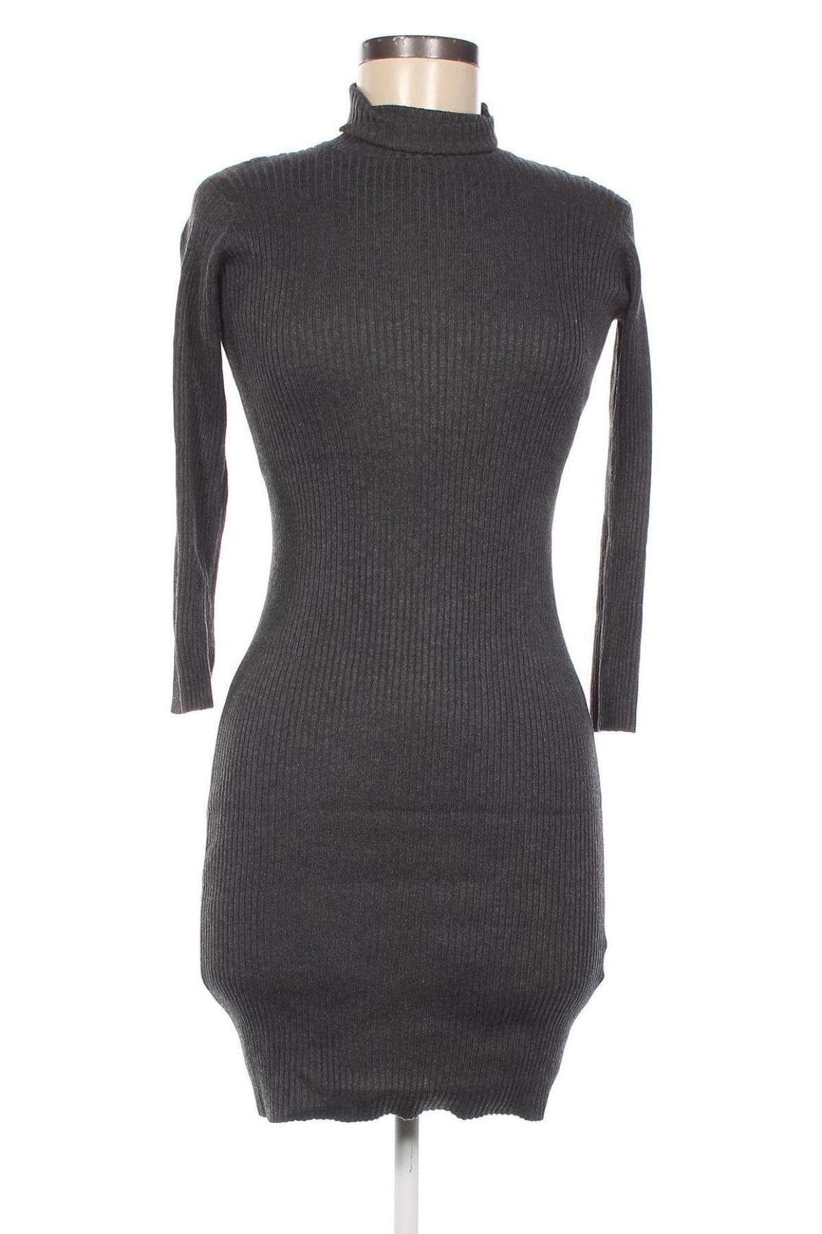 Рокля Zara Knitwear, Размер M, Цвят Сив, Цена 7,20 лв.