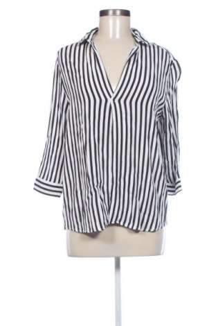 Damen Shirt Bershka, Größe S, Farbe Mehrfarbig, Preis 10,00 €