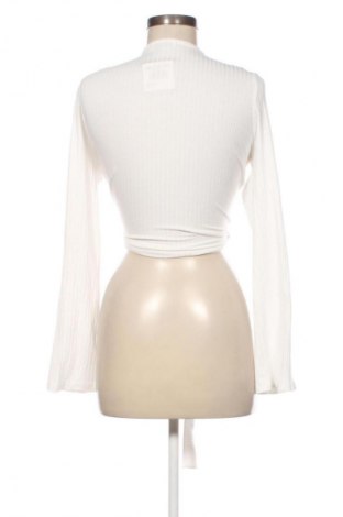 Damen Shirt NA-KD, Größe M, Farbe Weiß, Preis 9,99 €