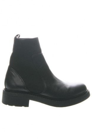 Női bokacsizma Bershka, Méret 37, Szín Fekete, Ár 14 849 Ft