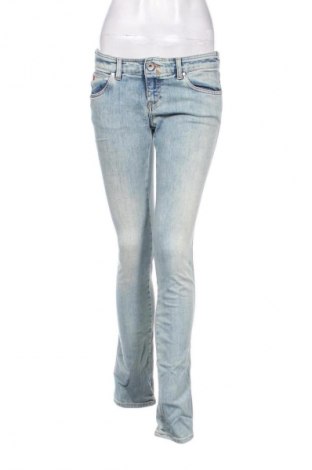 Дамски дънки Armani Jeans, Размер M, Цвят Син, Цена 100,20 лв.