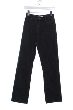 Damen Jeans Bershka, Größe XS, Farbe Schwarz, Preis 20,99 €