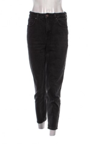 Damskie jeansy Bershka, Rozmiar M, Kolor Czarny, Cena 150,99 zł