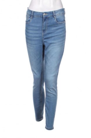 Blugi de femei Cropp, Mărime XL, Culoare Albastru, Preț 115,30 Lei
