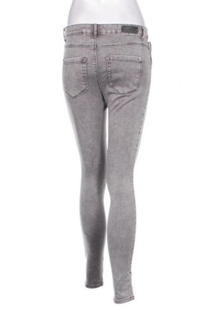 Dámske džínsy  ONLY, Veľkosť M, Farba Sivá, Cena  17,83 €