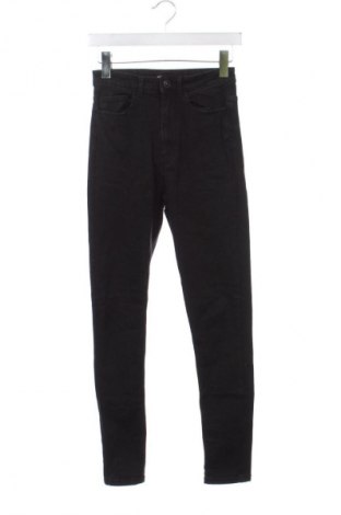 Damskie jeansy Pieces, Rozmiar S, Kolor Czarny, Cena 50,99 zł