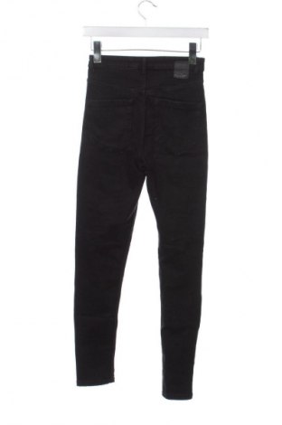 Damskie jeansy Pieces, Rozmiar S, Kolor Czarny, Cena 50,99 zł