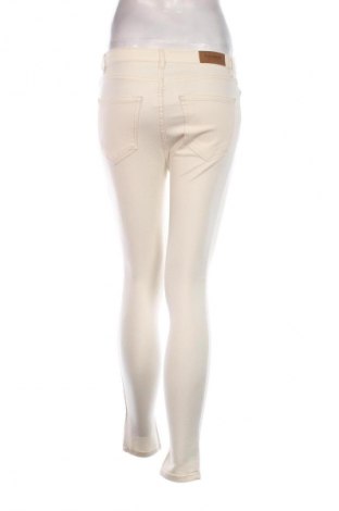 Dámske džínsy  Pull&Bear, Veľkosť M, Farba Kremová, Cena  8,95 €