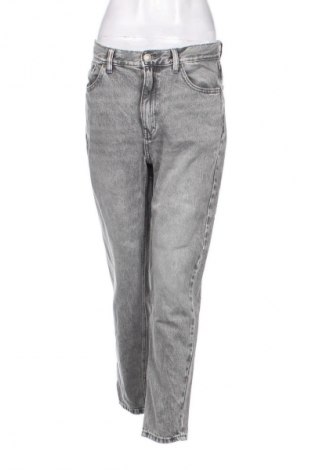 Damskie jeansy Pull&Bear, Rozmiar M, Kolor Szary, Cena 88,99 zł