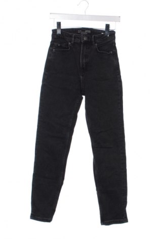 Damen Jeans Stradivarius, Größe XS, Farbe Schwarz, Preis 20,99 €