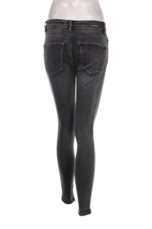 Damskie jeansy Stradivarius, Rozmiar S, Kolor Szary, Cena 43,99 zł