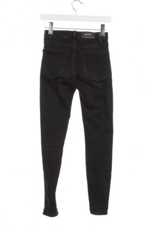 Dámske džínsy  Stradivarius, Veľkosť XS, Farba Čierna, Cena  16,95 €