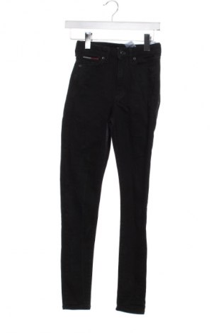 Damskie jeansy Tommy Jeans, Rozmiar XXS, Kolor Biały, Cena 209,99 zł