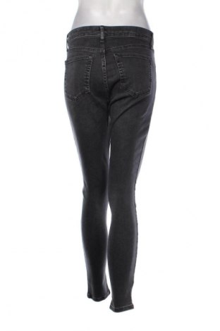 Дамски дънки Topshop, Размер S, Цвят Сив, Цена 93,99 лв.