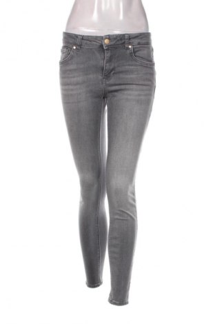 Női farmernadrág Vero Moda, Méret M, Szín Szürke, Ár 20 769 Ft