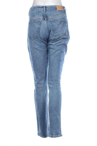 Damskie jeansy Weekday, Rozmiar M, Kolor Niebieski, Cena 53,99 zł