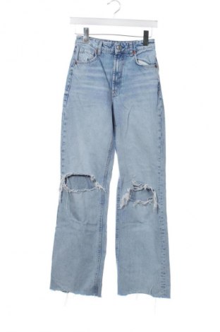 Дамски дънки Zara, Размер XS, Цвят Син, Цена 31,41 лв.
