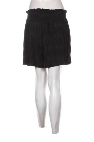 Damen Shorts About You, Größe M, Farbe Schwarz, Preis 13,99 €