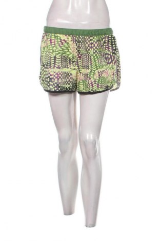 Damen Shorts Adidas, Größe M, Farbe Mehrfarbig, Preis 23,99 €