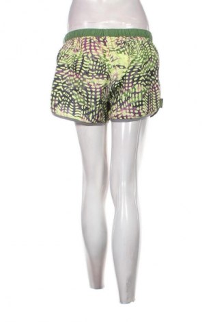 Damen Shorts Adidas, Größe M, Farbe Mehrfarbig, Preis 23,99 €